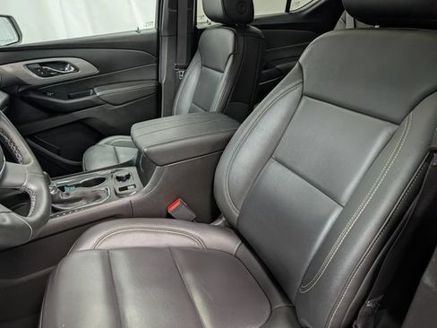 Certified 2023 Chevrolet Traverse LT w/ LT Premium Package AWD/4WD image 11