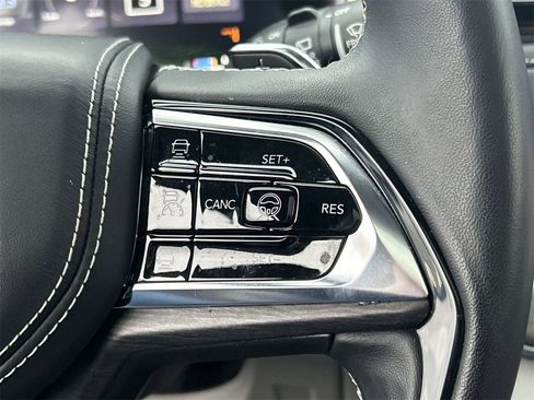 Used 2022 Jeep Grand Cherokee Overland w/ Advanced Protech Group III image 22