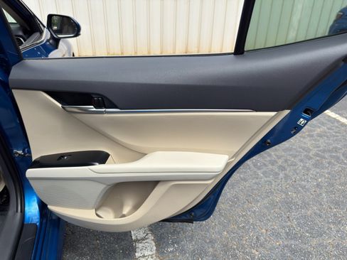 Used 2019 Toyota Camry LE FWD image 37
