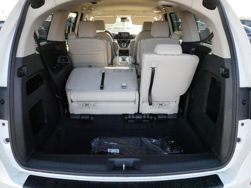 Certified 2026 Honda Odyssey EX-L image 18