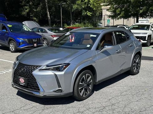 Used 2023 Lexus UX 250h AWD w/ Premium Package image 4