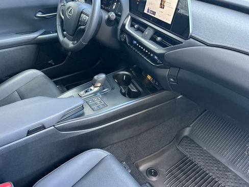 Used 2025 Lexus UX 300h FWD image 13