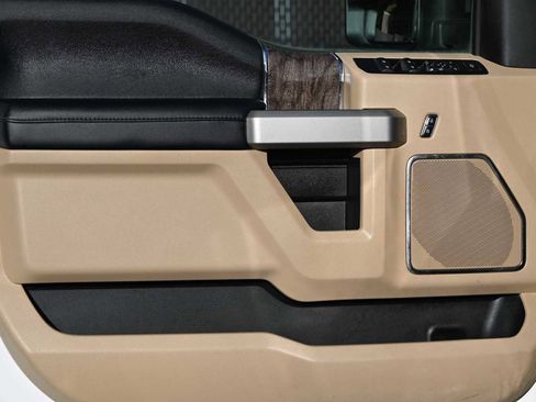 Used 2017 Ford F450 Lariat w/ Tow Technology Bundle image 16