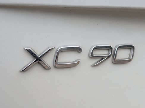 Used 2025 Volvo XC90 B6 Plus image 13