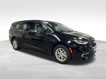 Used 2024 Chrysler Pacifica Touring-L