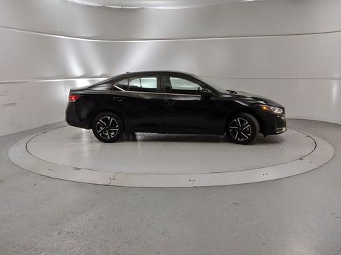 Used 2024 Nissan Sentra SV image 2