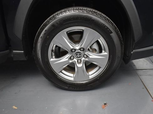 Used 2024 Toyota RAV4 XLE FWD image 5