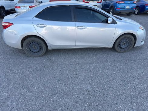 Used 2018 Toyota Corolla LE FWD image 6