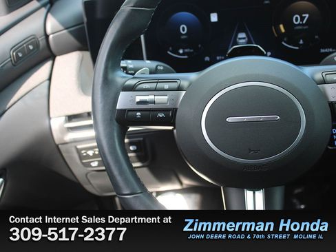 Used 2025 Hyundai Tucson Limited AWD/4WD image 13