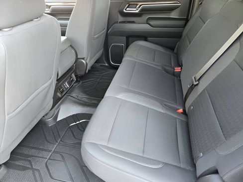 Used 2023 Chevrolet Silverado 1500 LT RWD image 29
