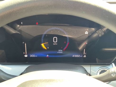 Used 2025 Chevrolet Trax LT FWD image 20