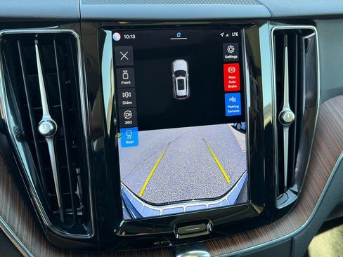 Certified 2023 Volvo XC60 B5 Plus w/ Climate Package AWD/4WD image 31