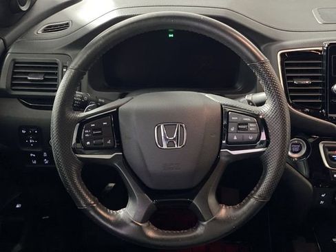 Used 2025 Honda Ridgeline Black Edition image 16