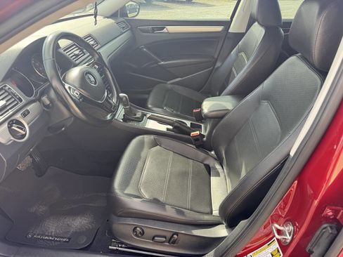 Used 2019 Volkswagen Passat 2.0T Wolfsburg w/ Wheels & Sunroof Package image 7