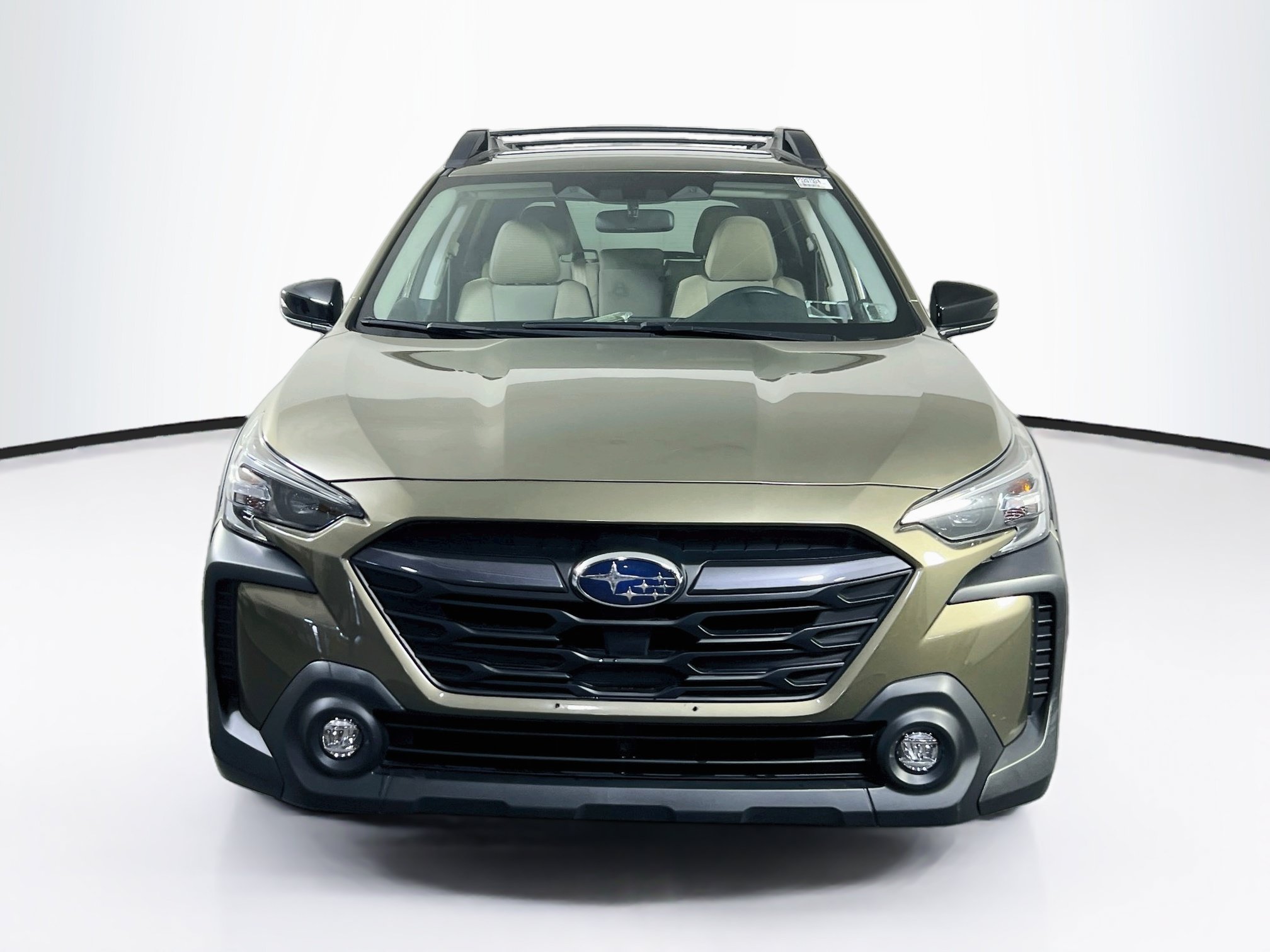 Used 2023 Subaru Outback Premium AWD/4WD image 2