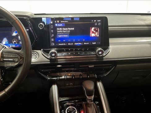 Used 2024 Chevrolet Colorado LT w/ LT Convenience Package II image 8