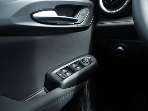 Certified 2024 Alfa Romeo Tonale Ti image 17