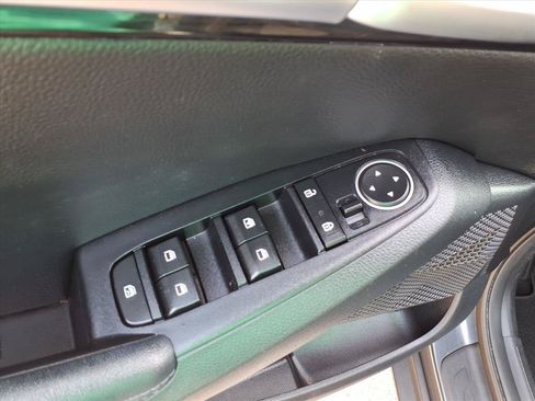 Used 2022 Kia Seltos S FWD image 19