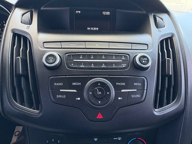 Used 2018 Ford Focus SE FWD image 19