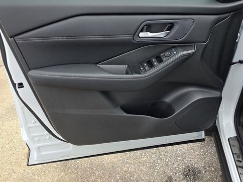 Used 2026 Nissan Rogue Dark Armor FWD image 37