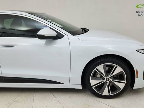 Used 2025 Audi A6 e-tron Premium Plus w/ Premium Plus RWD image 8
