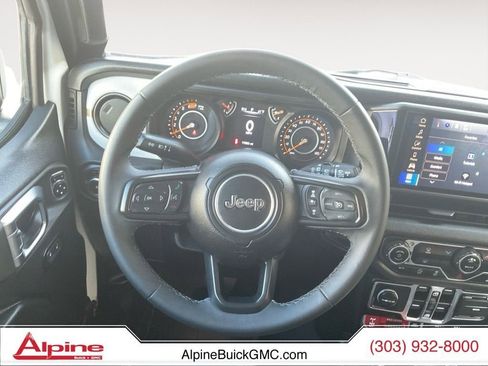 Used 2025 Jeep Wrangler Unlimited Sport AWD/4WD image 12