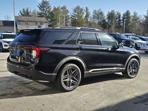 New 2026 Ford Explorer ST-Line w/ ST-Line Street Pack AWD/4WD image 3