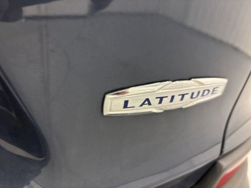 Used 2021 Jeep Cherokee Latitude FWD image 61