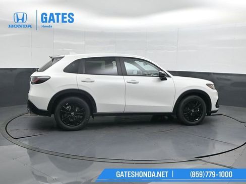 New 2026 Honda HR-V Sport image 3