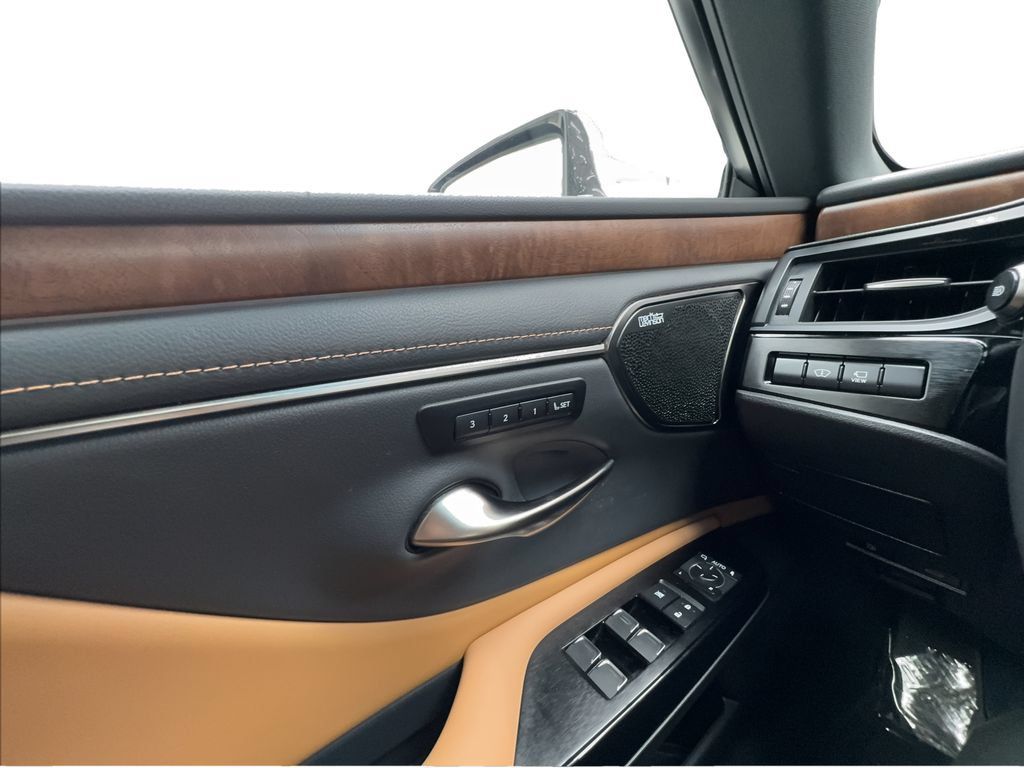 Used 2023 Lexus ES 300h w/ Accessory Package (Z1) FWD image 49