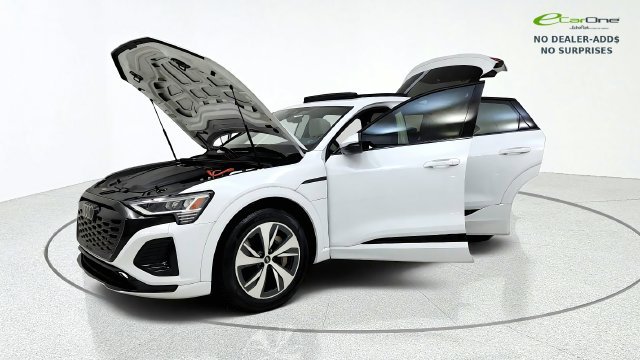 Used 2024 Audi Q8 e-tron Premium AWD/4WD image 13