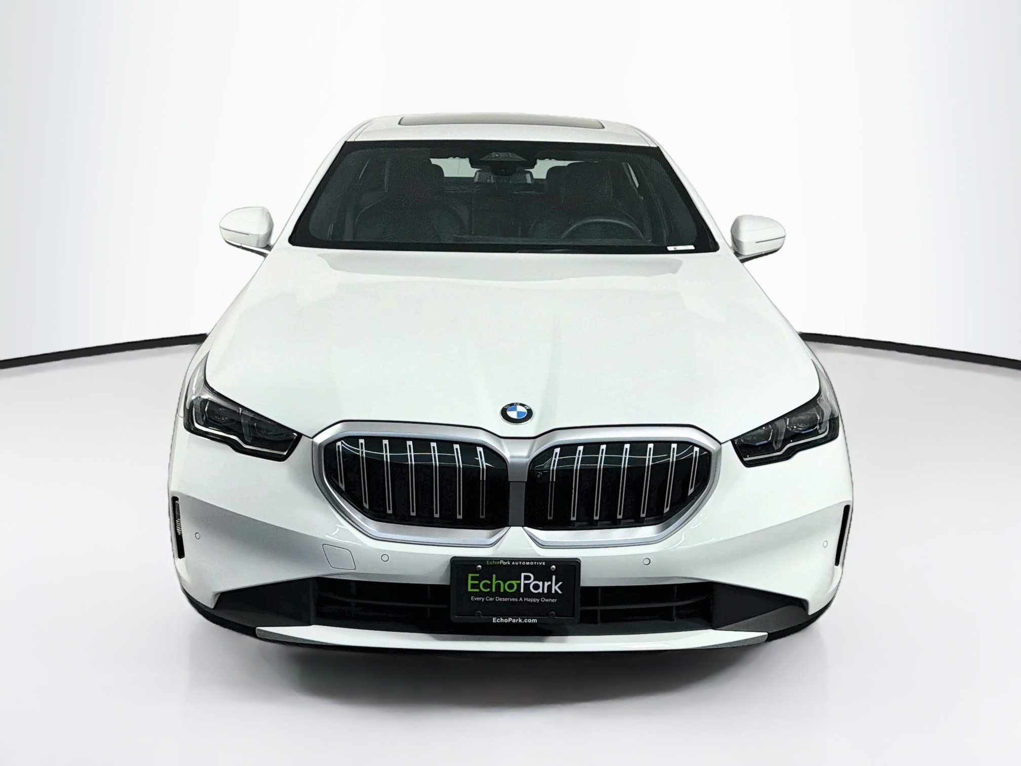 Used 2026 BMW 530i RWD image 2