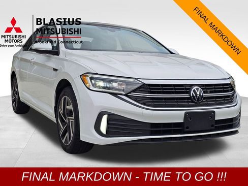 Used 2024 Volkswagen Jetta SEL image 1