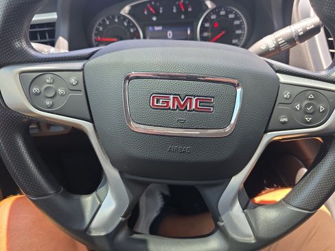 Used 2023 GMC Acadia SLE FWD image 12