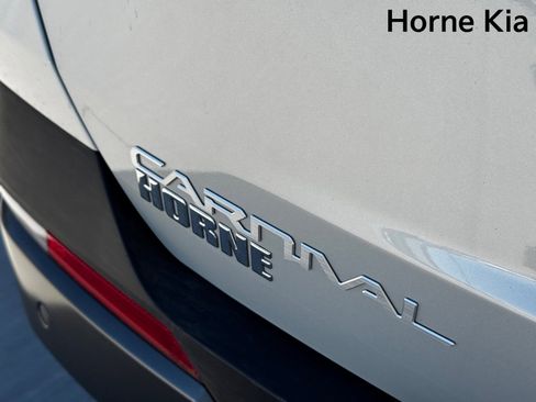 New 2025 Kia Carnival SX Prestige image 7