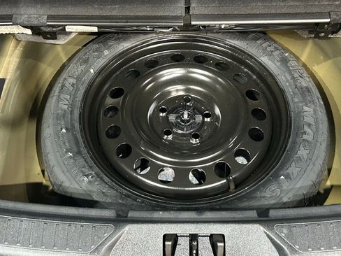 Used 2023 Ford Explorer XLT w/ Equipment Group 202A image 35