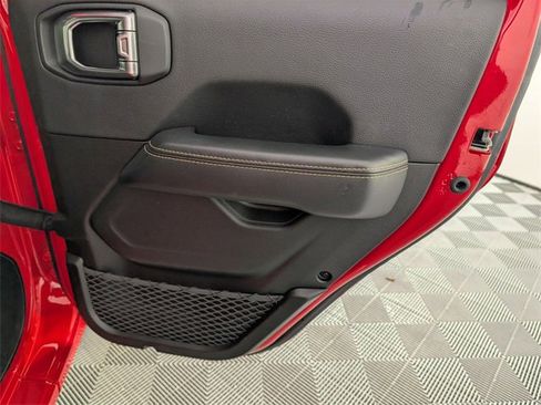 Used 2025 Jeep Wrangler Unlimited Sahara w/ Safety Group image 29