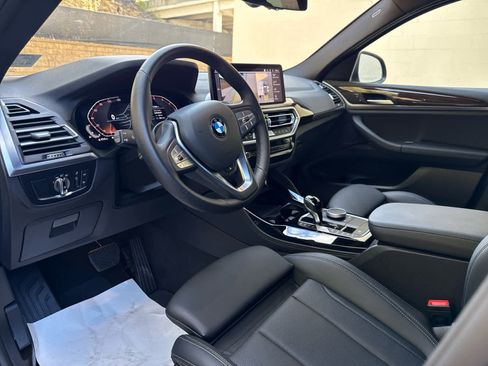 Certified 2025 BMW X4 xDrive30i image 11