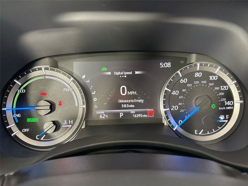 Used 2024 Toyota Highlander LE image 20