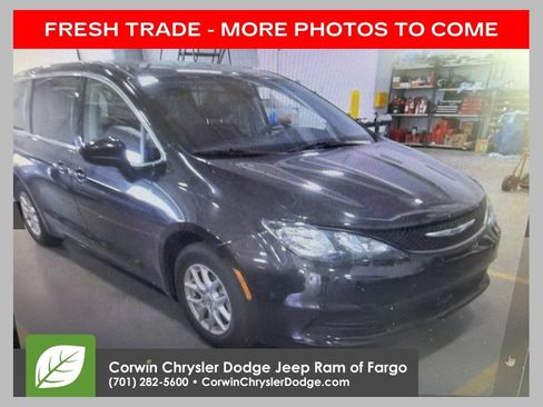 Used 2023 Chrysler Voyager LX FWD image 1