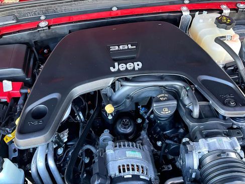 Used 2021 Jeep Wrangler Unlimited Sport image 27