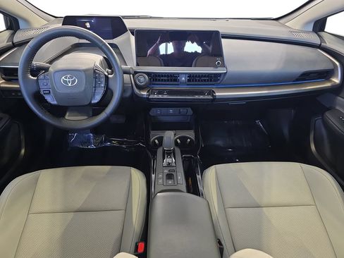 Used 2024 Toyota Prius XLE FWD image 9