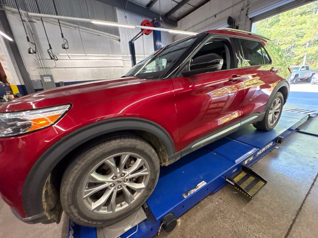 Used 2021 Ford Explorer Limited w/ Equipment Group 301A AWD/4WD image 5