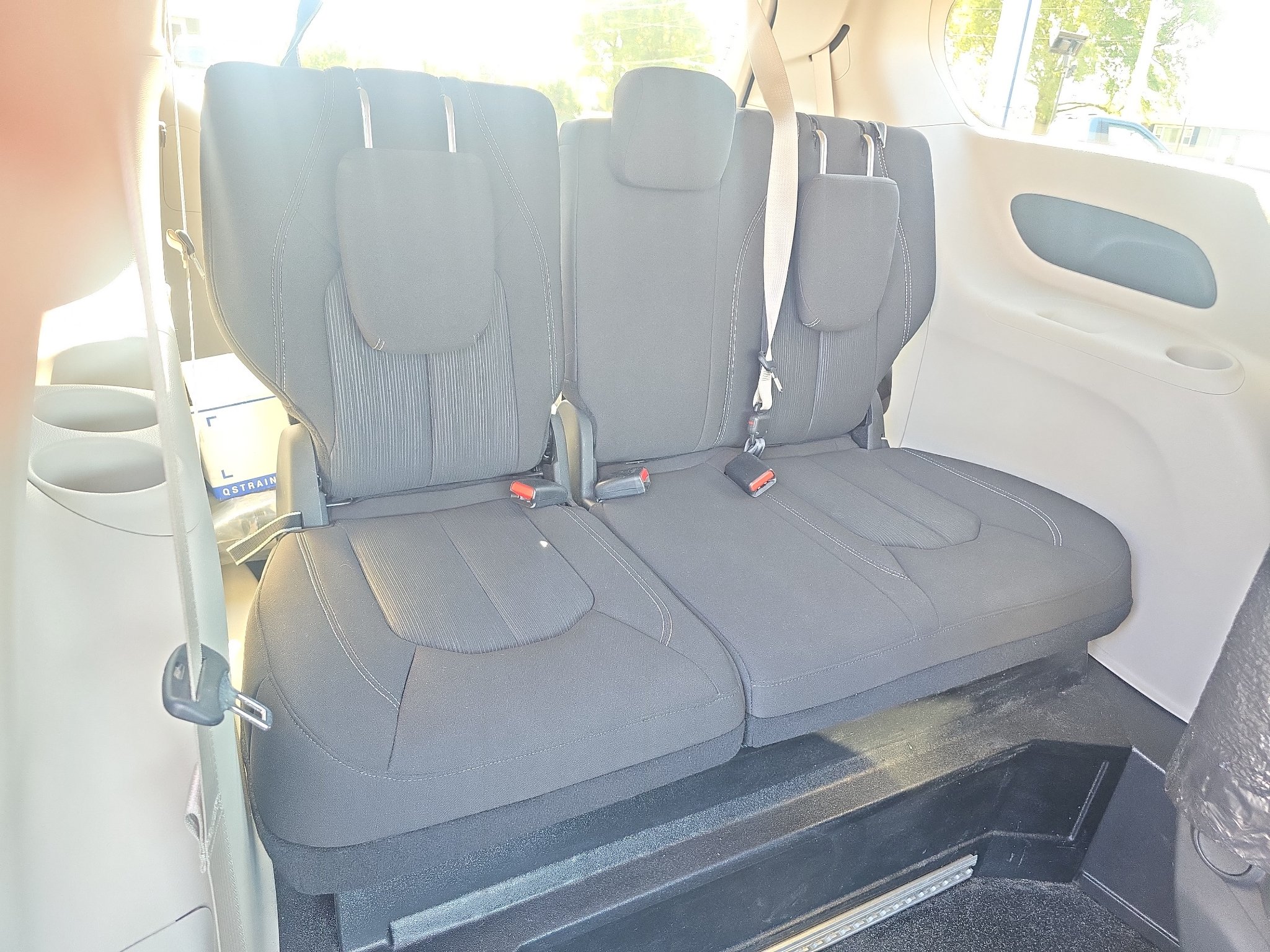 Used 2023 Chrysler Voyager LX FWD image 18