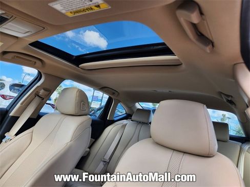 Used 2025 Acura TLX w/ Technology Package image 16