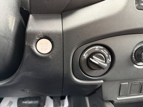 Used 2022 Nissan Frontier S w/ Technology Package image 18