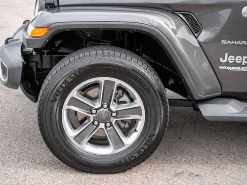 Used 2019 Jeep Wrangler Unlimited Sahara AWD/4WD image 10