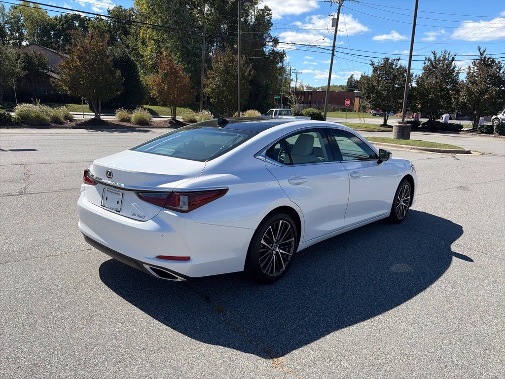 Used 2025 Lexus ES 350 w/ Premium Package FWD image 4