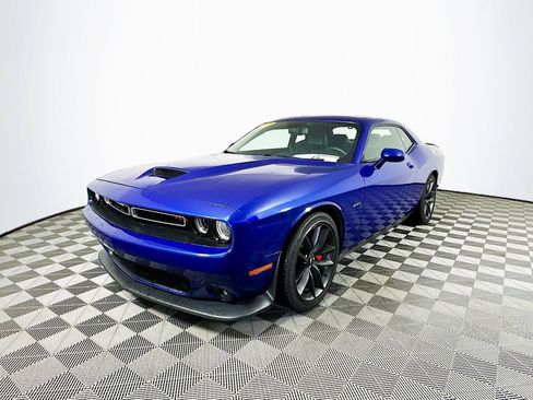 Certified 2019 Dodge Challenger R/T w/ Plus Package image 5