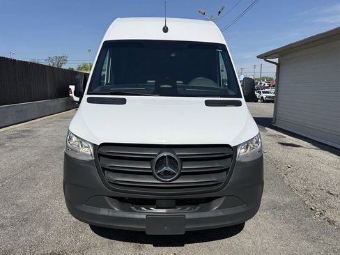 Used 2025 Mercedes-Benz Sprinter 2500 image 3